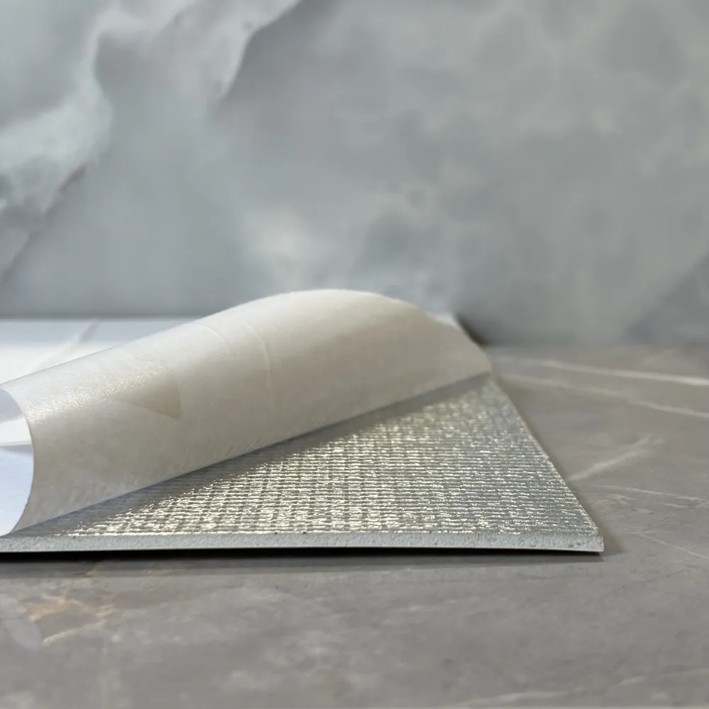 Панель самоклеющаяся ПВХ 300х300 мм 6шт/уп Мрамор Нова Мариба. Цена указана за 0,54 м²