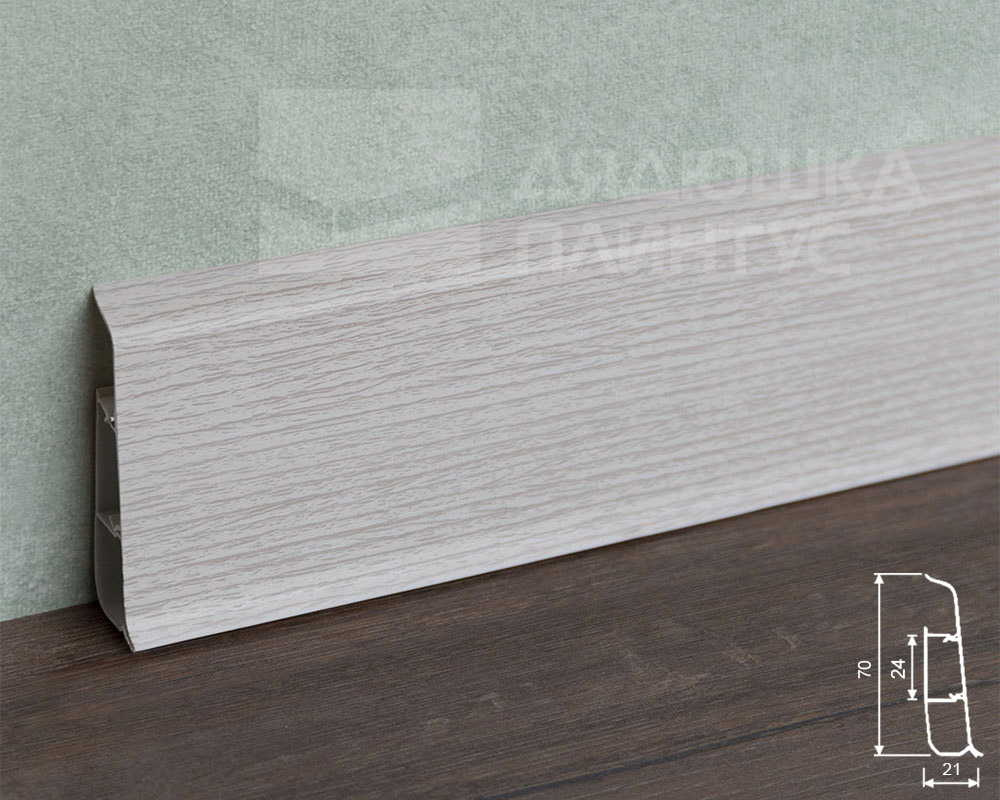 Плинтус ПВХ со съемной панелью Идеал Деконика 70 мм 265 Клен патина