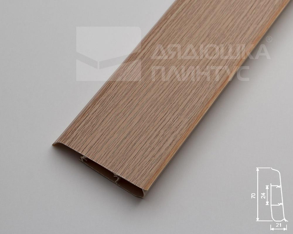 Плинтус ПВХ со съемной панелью Идеал Деконика 70 мм 212 Дуб светлый