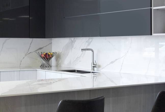 Панель самоклеющаяся ПВХ 300х300 мм 6шт/уп Мрамор Нова Грета. Цена указана за 0,54 м²