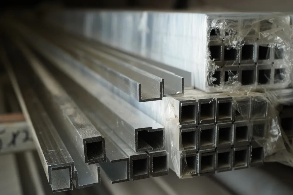 Швеллер 10*20*10 мм Шв 04.2000.502л Золото. Цена за 5 штук.