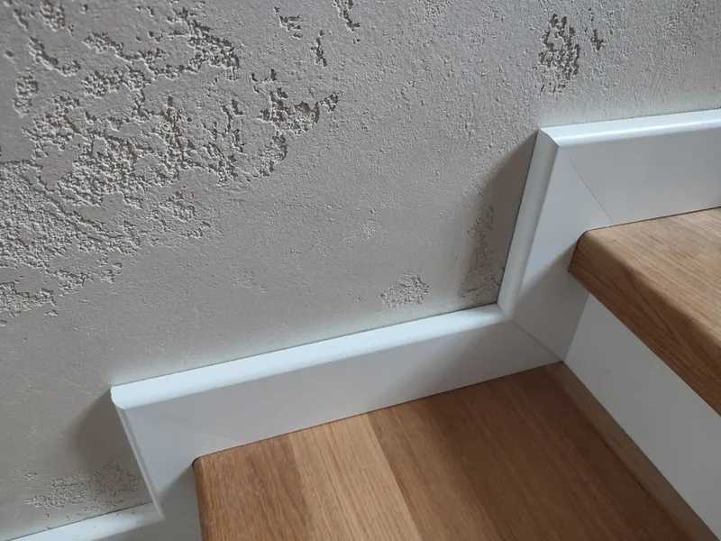 Плинтус МДФ Лука Пл 80МДФ.2700.Point line 24016